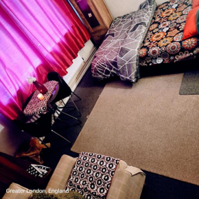 Cosy Private room in Hornchurch, London with free parking